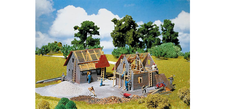 130246 Faller Huis in aanbouw