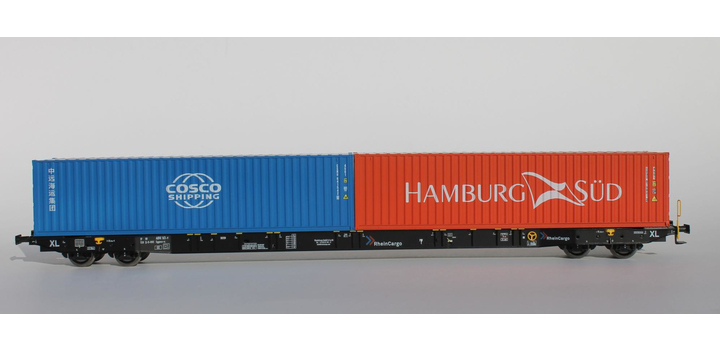 96010056 Igra Model Sggnss 80 Rhein Cargo XL beladen met 1 COSCO en 1 Hamburg S?d container