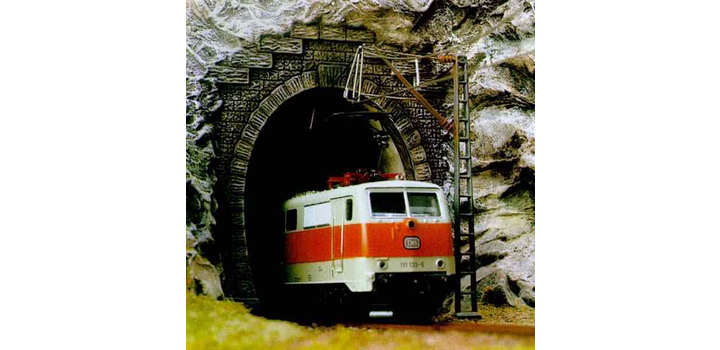 7026 Busch TUNNELPORTAAL E-LOC 2 ST. H0