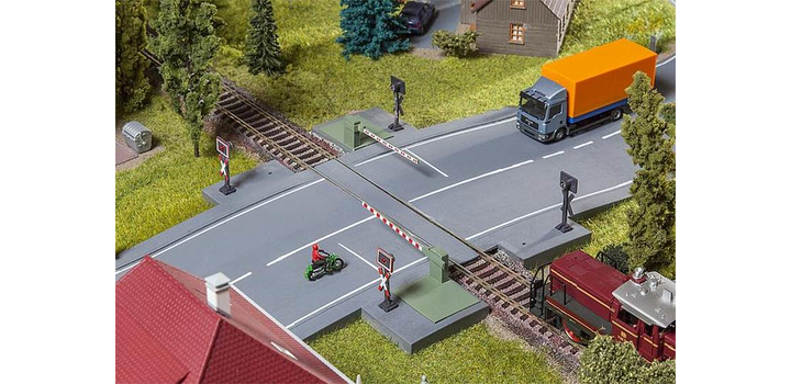120244 Faller OVERWEG MET AANDRIJFONDERDELEN