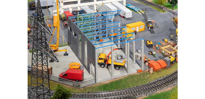 130892 Faller Industriehal in aanbouw