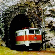 7024 Busch TUNNELPORTAAL E-LOC H0